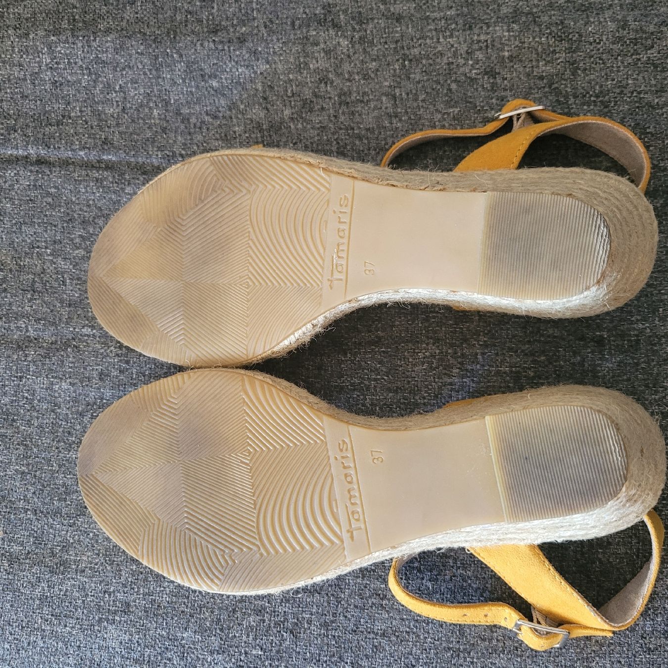Tamaris Scarpe da donna: Tamaris Keilsandalen Ockerfarbe – Usato da Schmerikon venduto da 7855 4