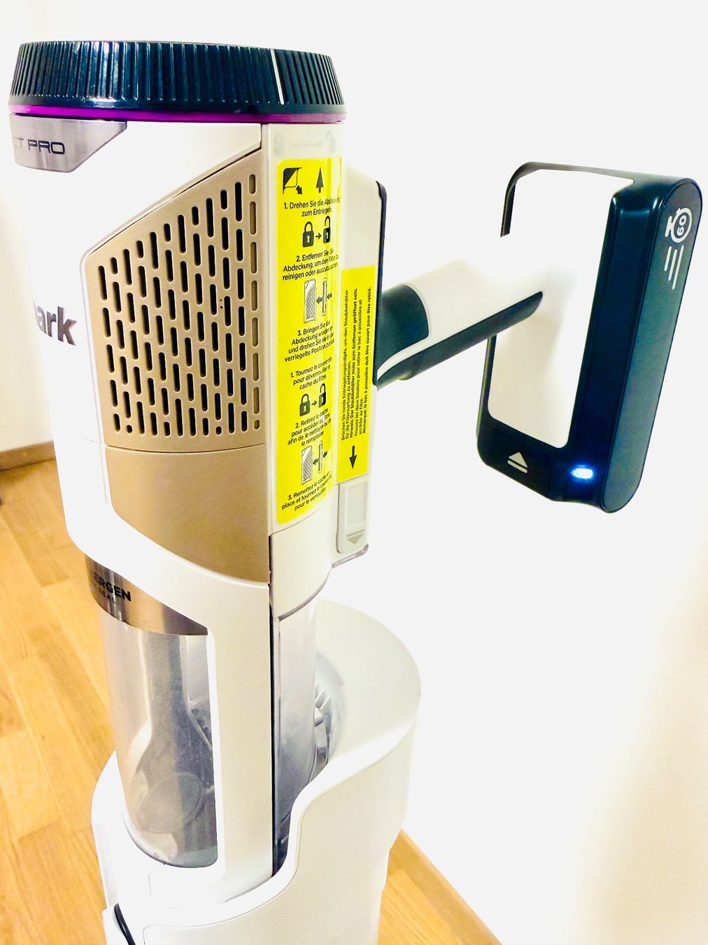 Staubsauger & Zubehör: LETZTE CHANCE! Shark Akku-Staubsauger + Station | CHF 99 – Gebraucht aus Zürich von YL.now 4