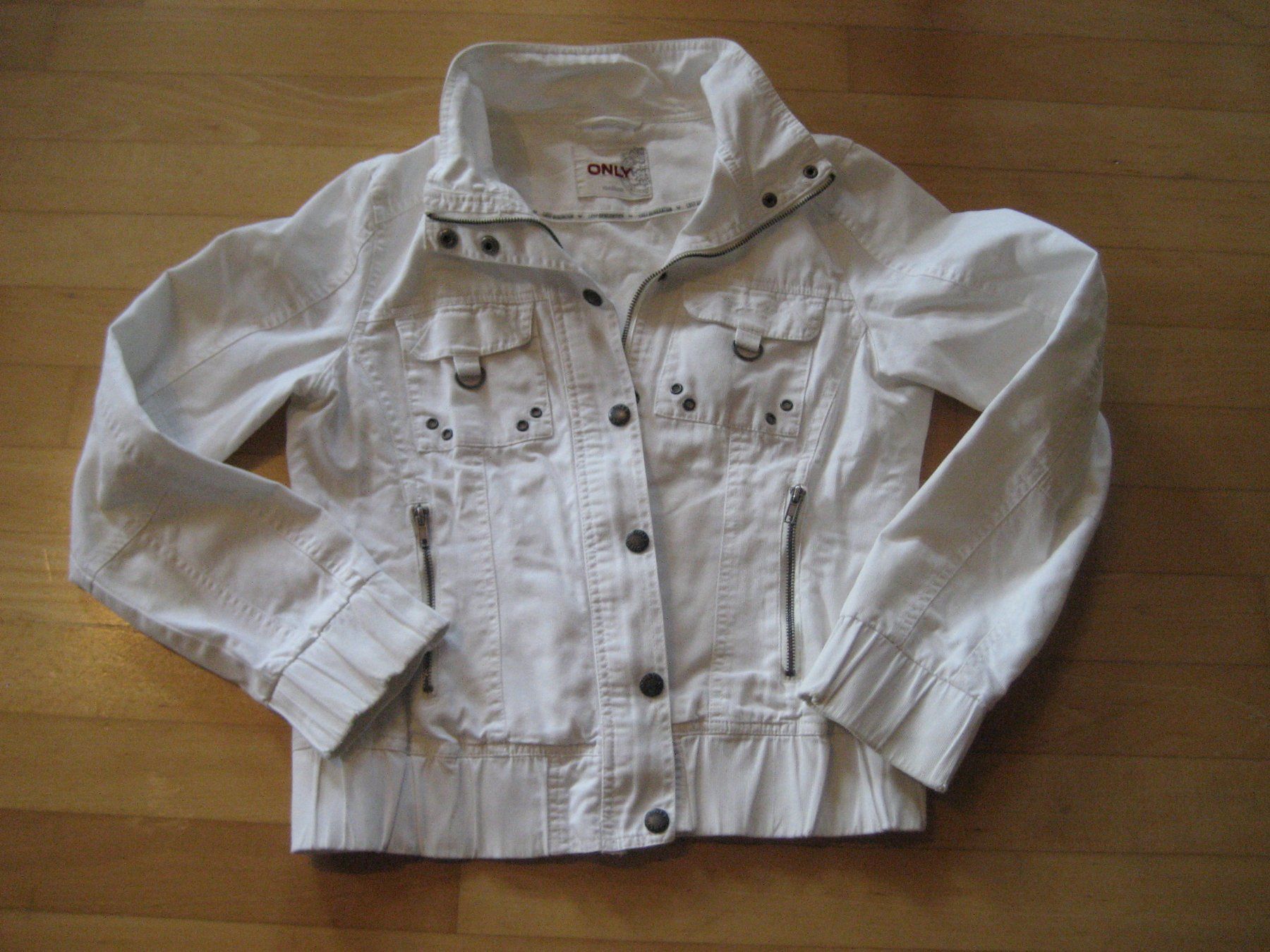 Only Giacche: Schöne Jacke Only, col. weiss – Usato da Unterengstringen venduto da Olifant4