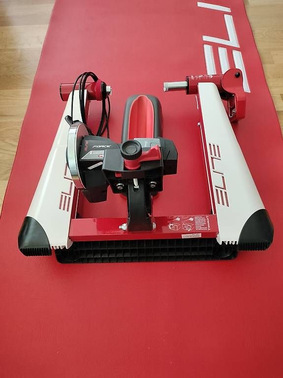 Vélos d'appartement: Rollen-Trainer Elite mit Elite-Matte in rot – D'occasion à Muri AG par goodmood17 2