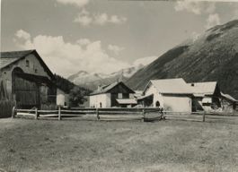 Chamues.ch   GR    im Engadin   -  Dorfpartie      um 1958