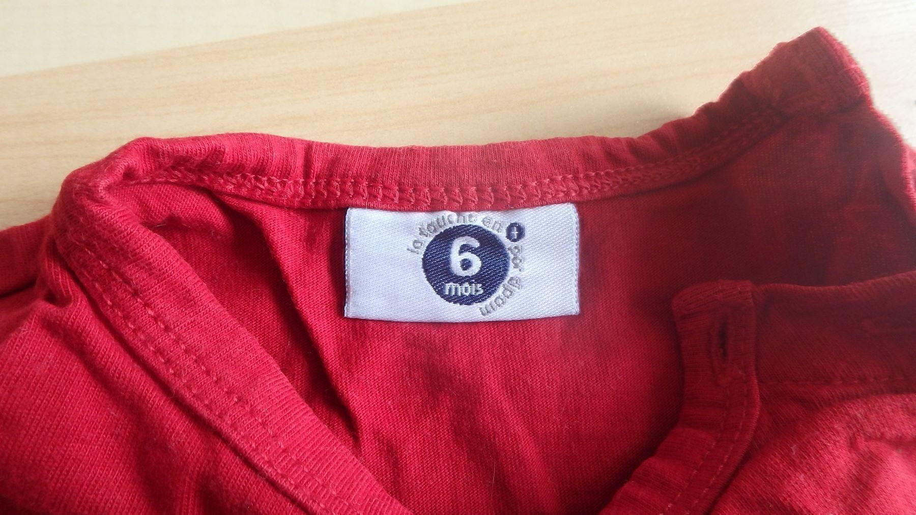Pullover & Sweatshirts: Rotes Shirt von dpam 6 Monate – Gebraucht aus Riehen von India13 1