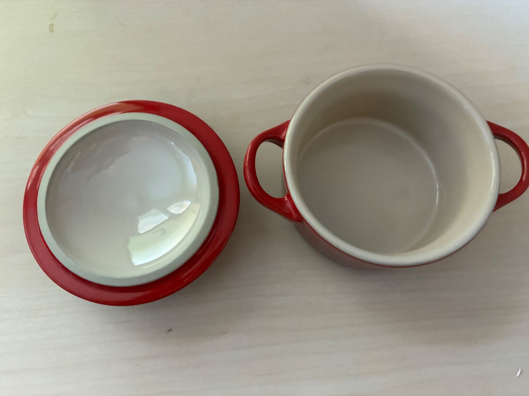 Le Creuset Pentole: Le Creuset Cocotte rot mit Deckel Durchmesser 10cm – Nuovo (secondo la descrizione) da Bubikon venduto da Mibaumi