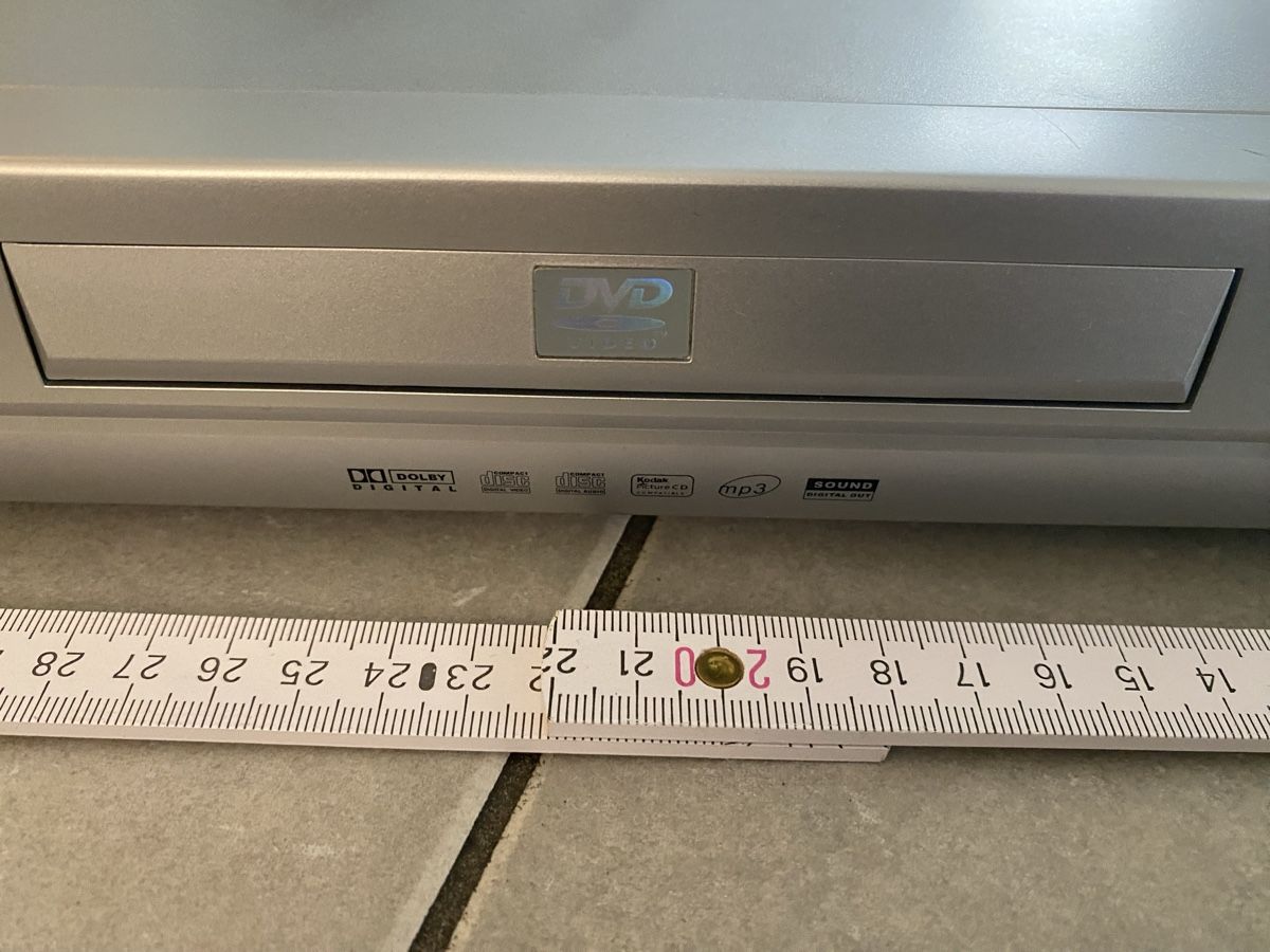 Tutti i DVDs: Daytek DVD Player Model M 700M – Usato da Hünenberg See venduto da lar_9zjk 5