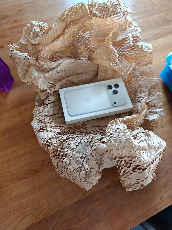 Telefoni cellulari / Smartphones: iPhone 17 Pro Max  Silber  Neu & ungeöffnet – Nuovo e nell'imballaggio originale da Worblaufen venduto da iss_z8pj 3