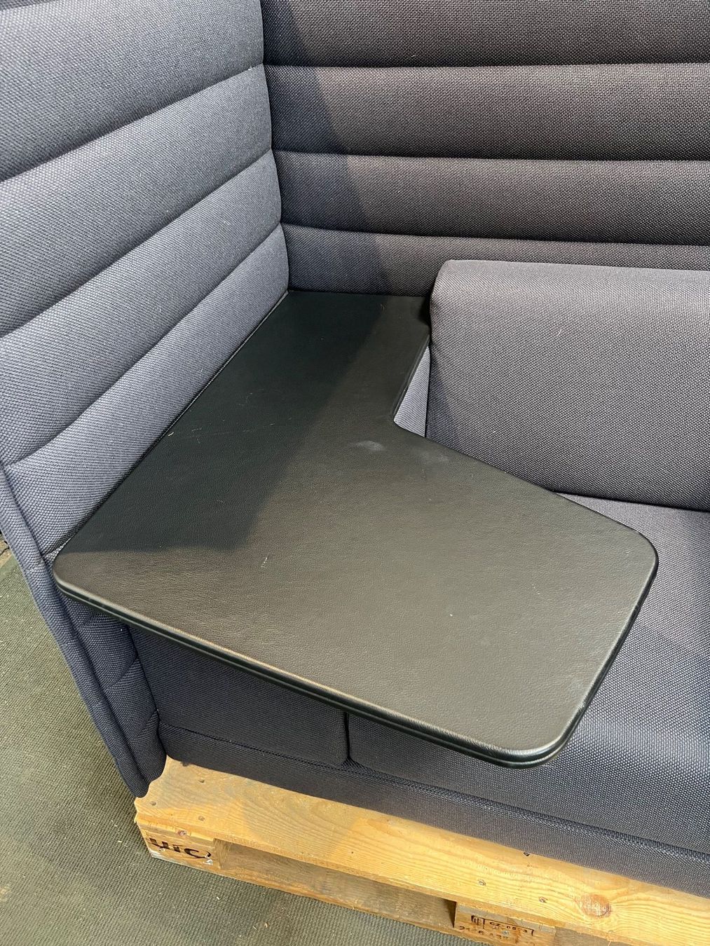 Vitra Sofas: 007 VITRA Alcove Work Highback Sofa – Gebraucht aus Wangen an der Aare von TBYN 3