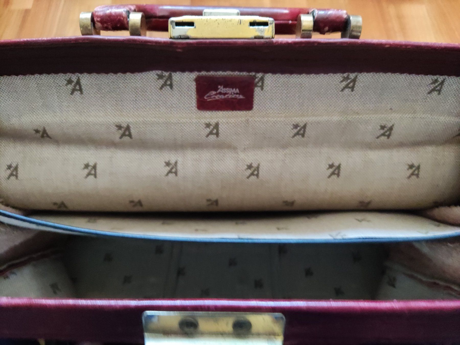 Valigie & Borse: Vintage Leder Mappe Assima – Usato da Solothurn venduto da Csw1 5