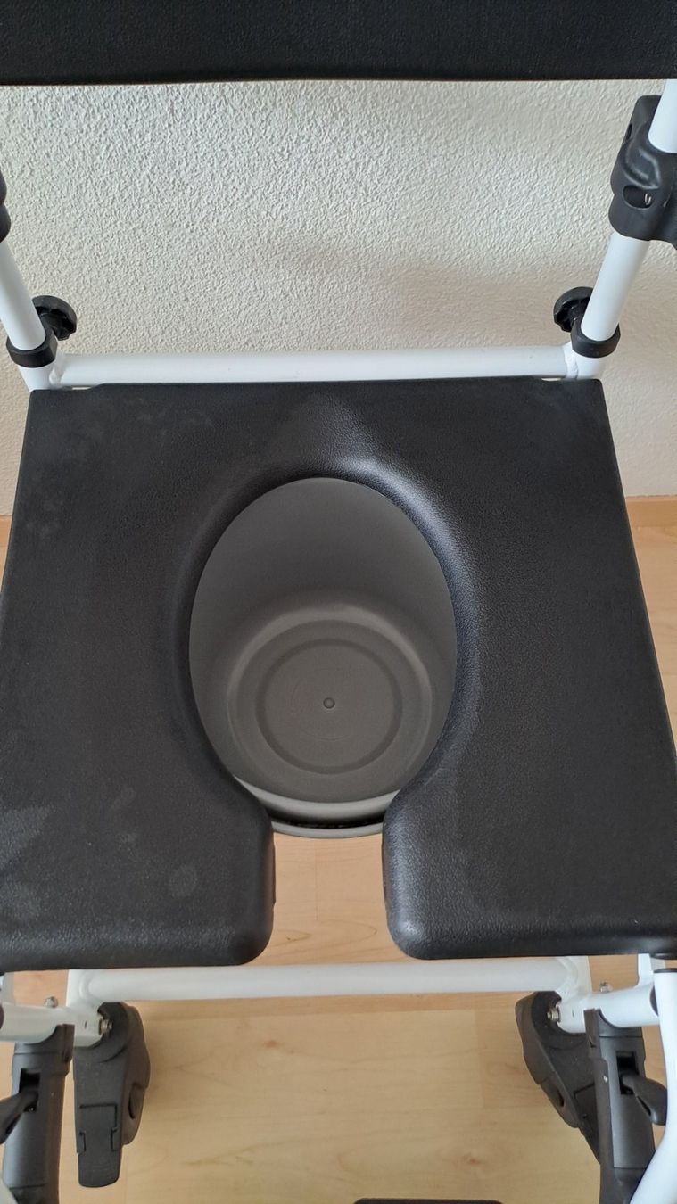 WC: Dusch und Toilettenstuhl Kakadu – Usato da Rickenbach SZ venduto da Feuerengel 2