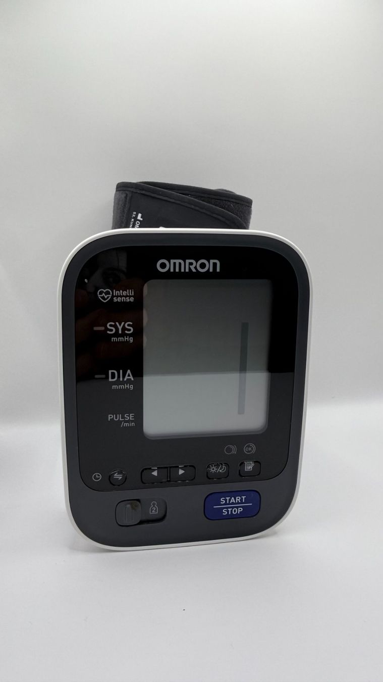 Omron Medizinische Geräte: Omron M7 Intelli iT – Gebraucht aus Basel von stalders72 1