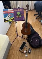 Gitarre mit viel Zubehör