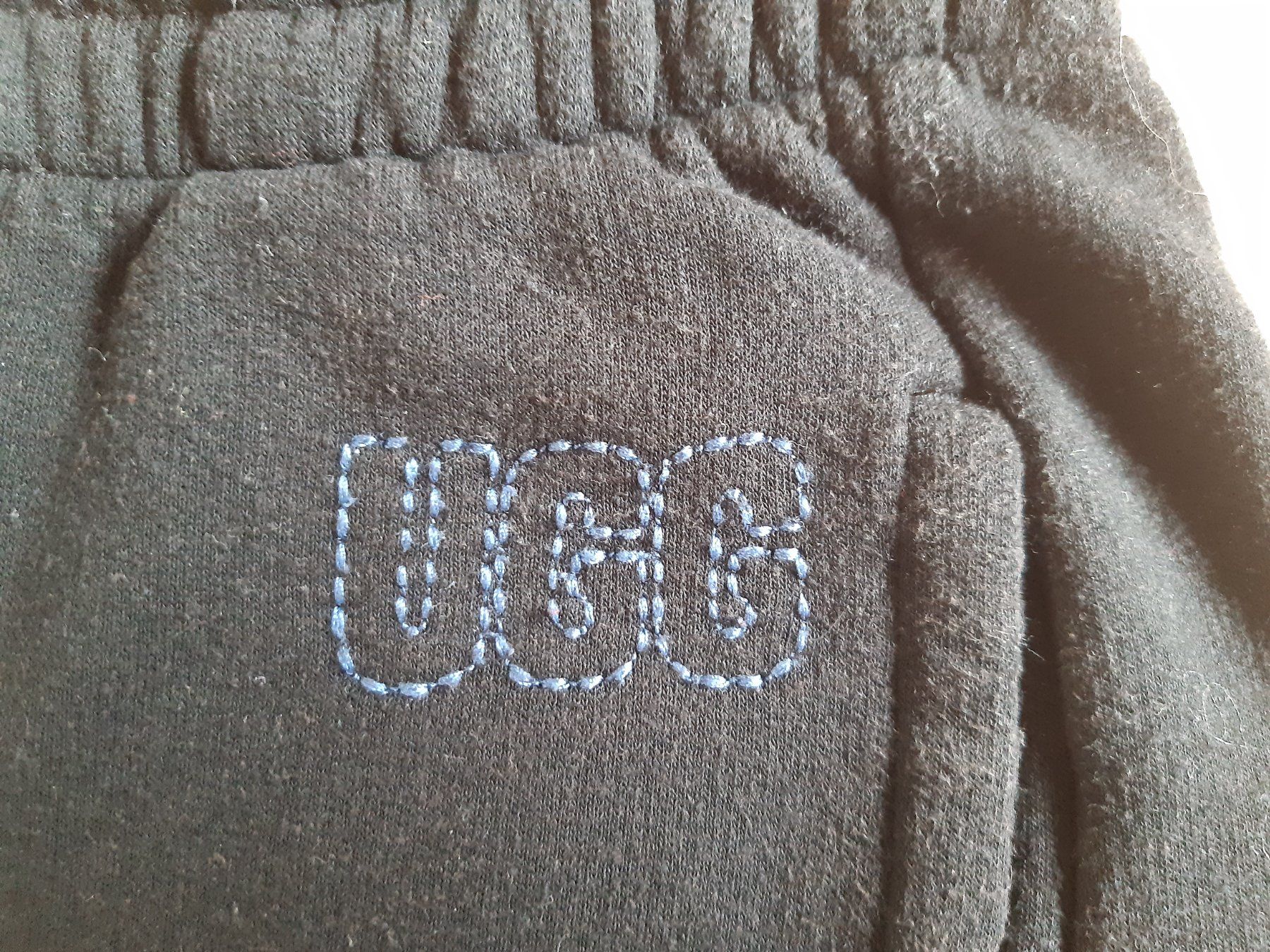 Pantalons: schwarze Shorts, UGG, Grösse S – D'occasion à Schötz par irinananna 2