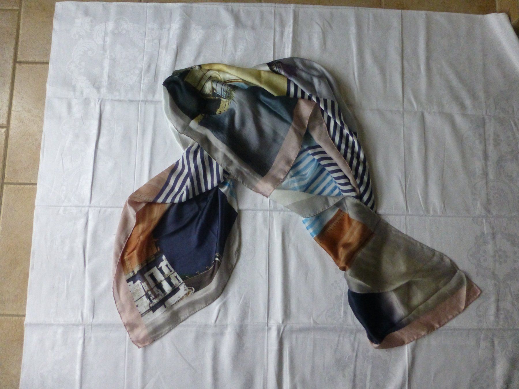 Marc Cain Foulard & Sciarpe: Foulard echte Seide von Marc Cain – Usato da Würenlingen venduto da drago56 1