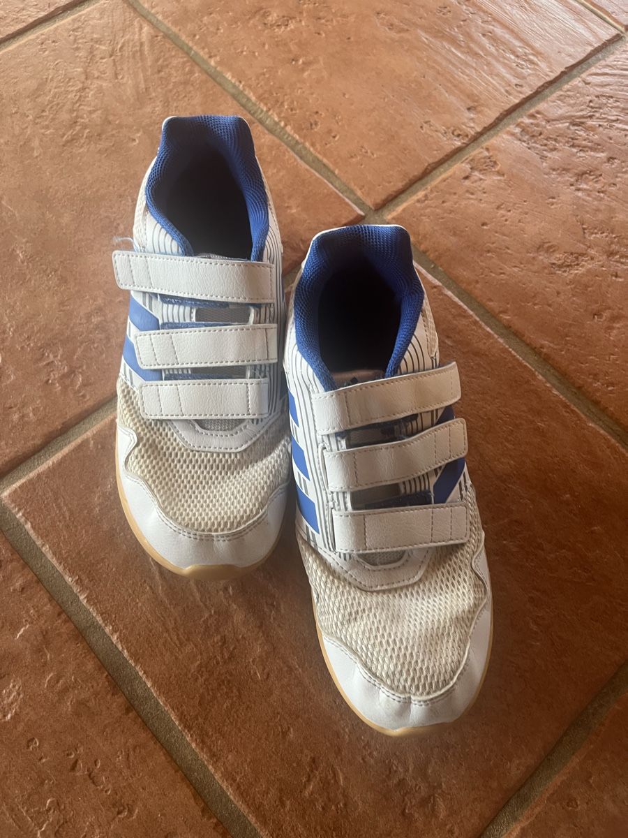 Adidas Scarpe per ragazzi: Adidas Hallenturnschuhe Grösse 38.5 – Usato da Dittingen venduto da Reh77 2
