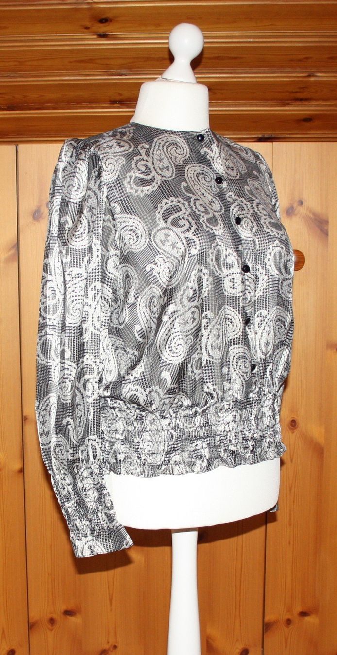 Blusen: Bluse DANIELLE DUMAR schwarz - weiss Gr. 42 – Gebraucht aus Flüelen von Diversicum-Textil 1