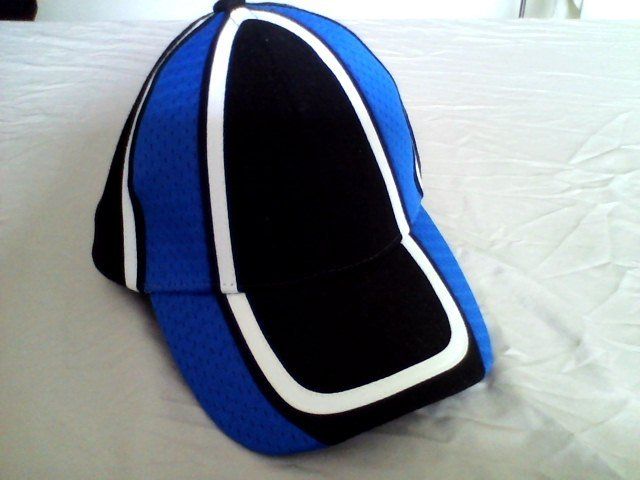 Chapeaux, bonnets & casquettes: Baseballkäppli – Neuf (Voir description) à Liesberg par Concombres8478