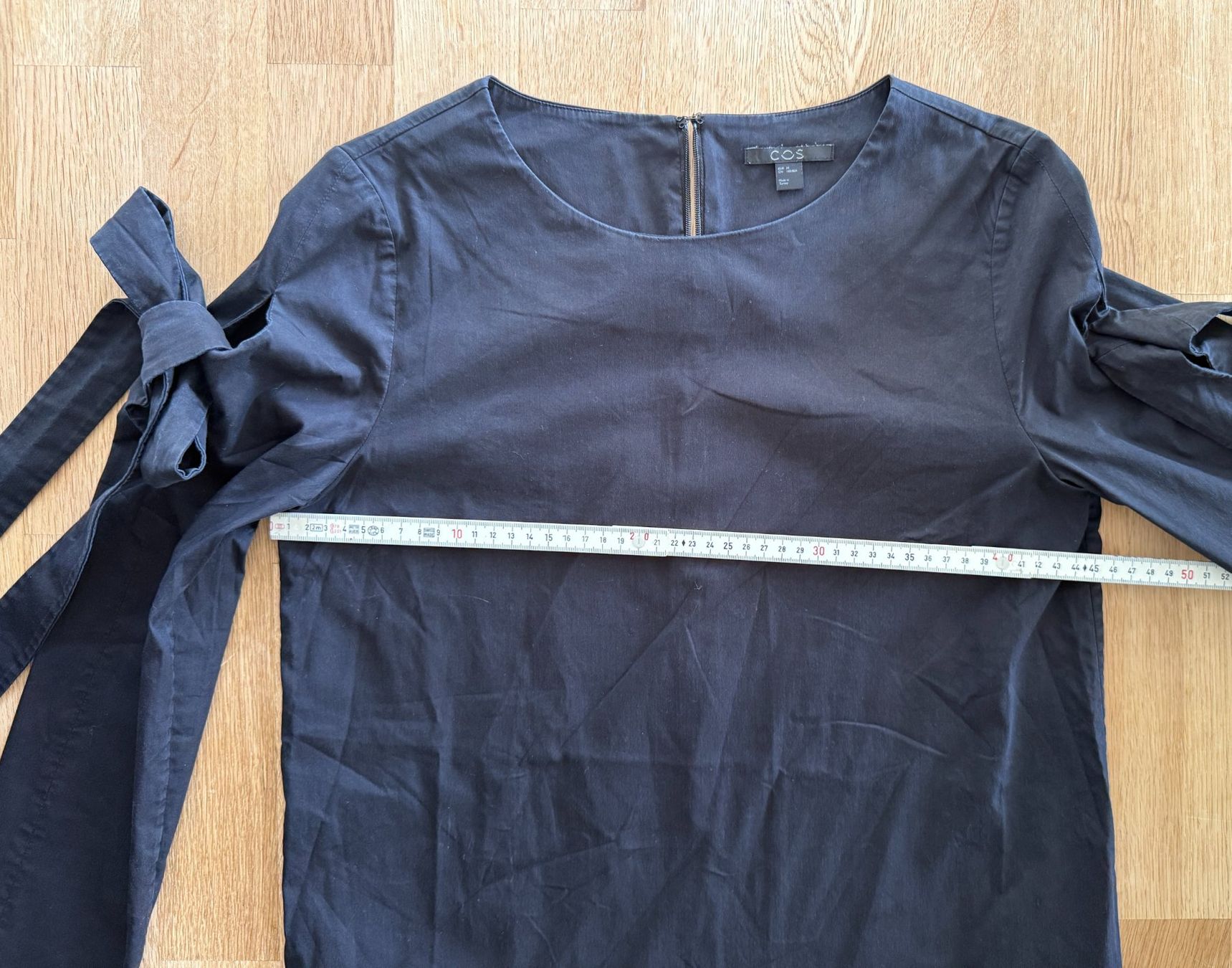 Cos Camicette: Spende Theodora Stiftung - COS - Bluse mit Bindearmen -Gr34 – Usato da Fällanden venduto da La_Natie 4