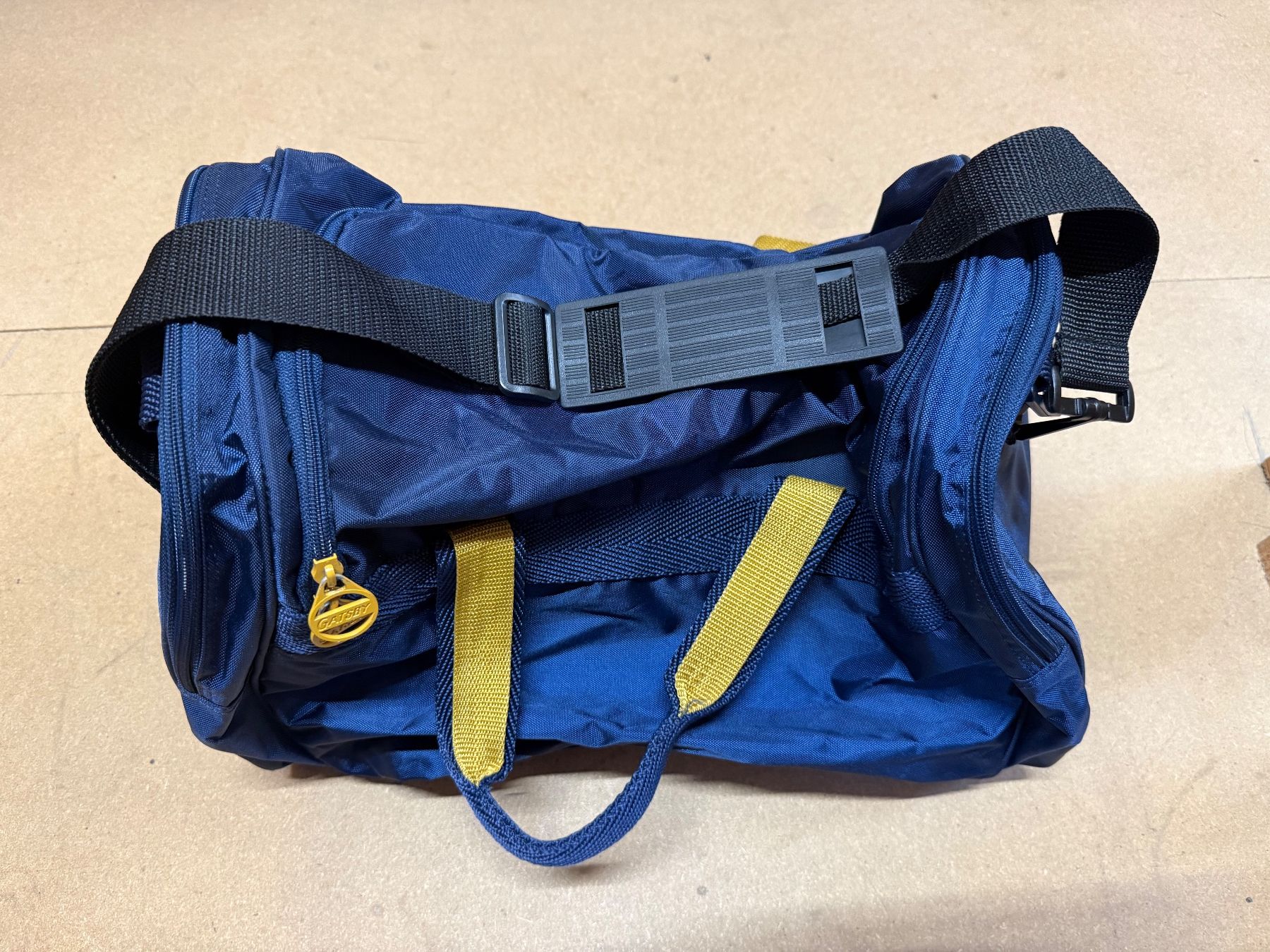 Borse: Kleine blaue Sporttasche – Usato da Zürich venduto da giu_667x 1