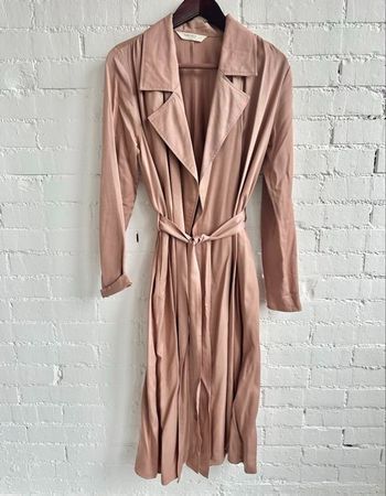 Leichter Trenchcoat in Altrosa von Rokoko by Darz / Gr. S