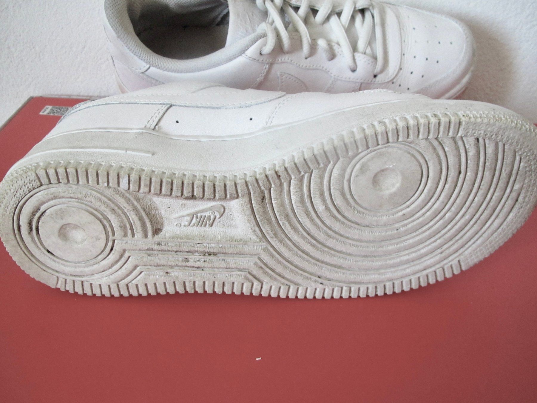 Nike Scarpe da uomo: SNEAKER NIKE  38,5. N' 18 – Usato da Murten venduto da Selliot 3