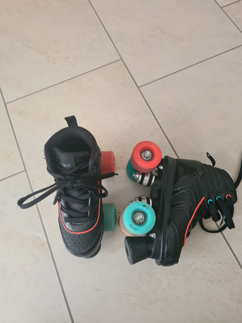 Oxelo Pattini in linea & Pattini a rotelle: Kinder Rollschuhe von Oxelo, Grösse 31 – Usato da Winterthur venduto da Estrellina 1