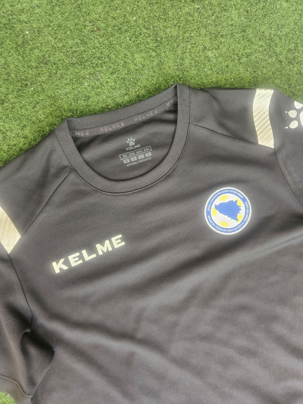 Canottiere & Pantaloni: Kelme Bosnien Trikot Gr.M – Nuovo (secondo la descrizione) da Emmenbrücke venduto da TopGato 1