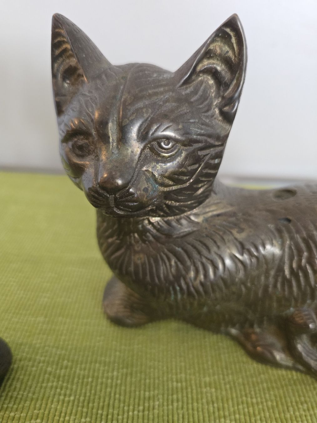 Statuette: Katze Messing sehr schwer – Usato da Thal venduto da Vintagekeller 1