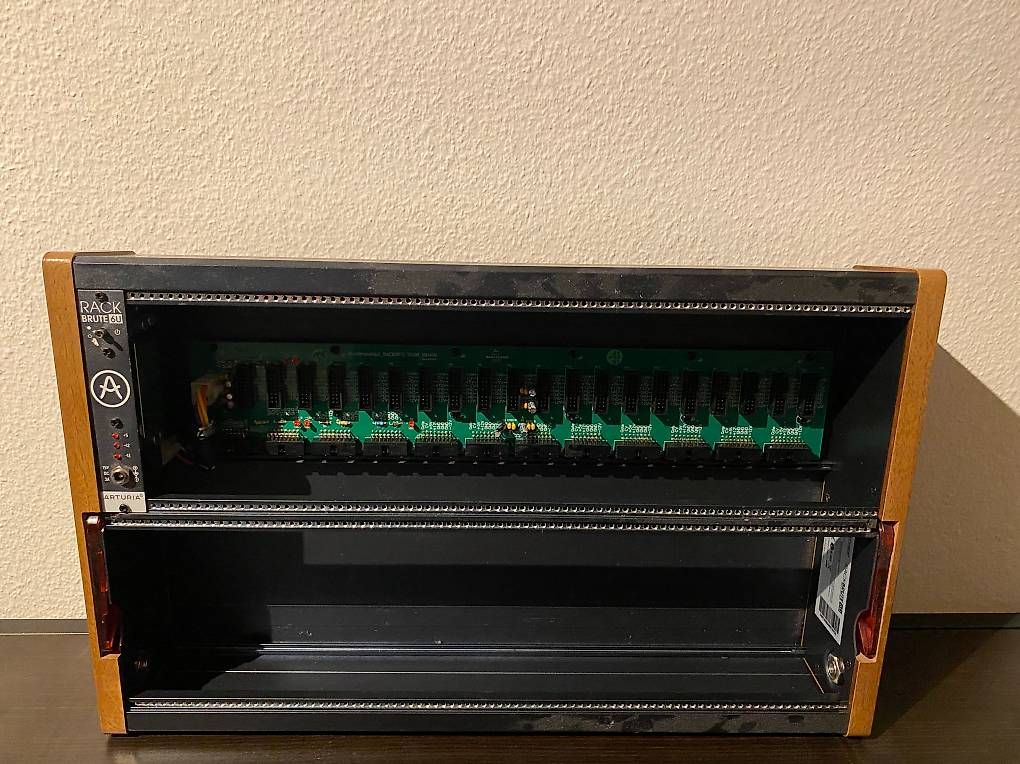 Musikinstrumente:  Arturia RackBrute – Gebraucht aus Bonstetten von ch22386