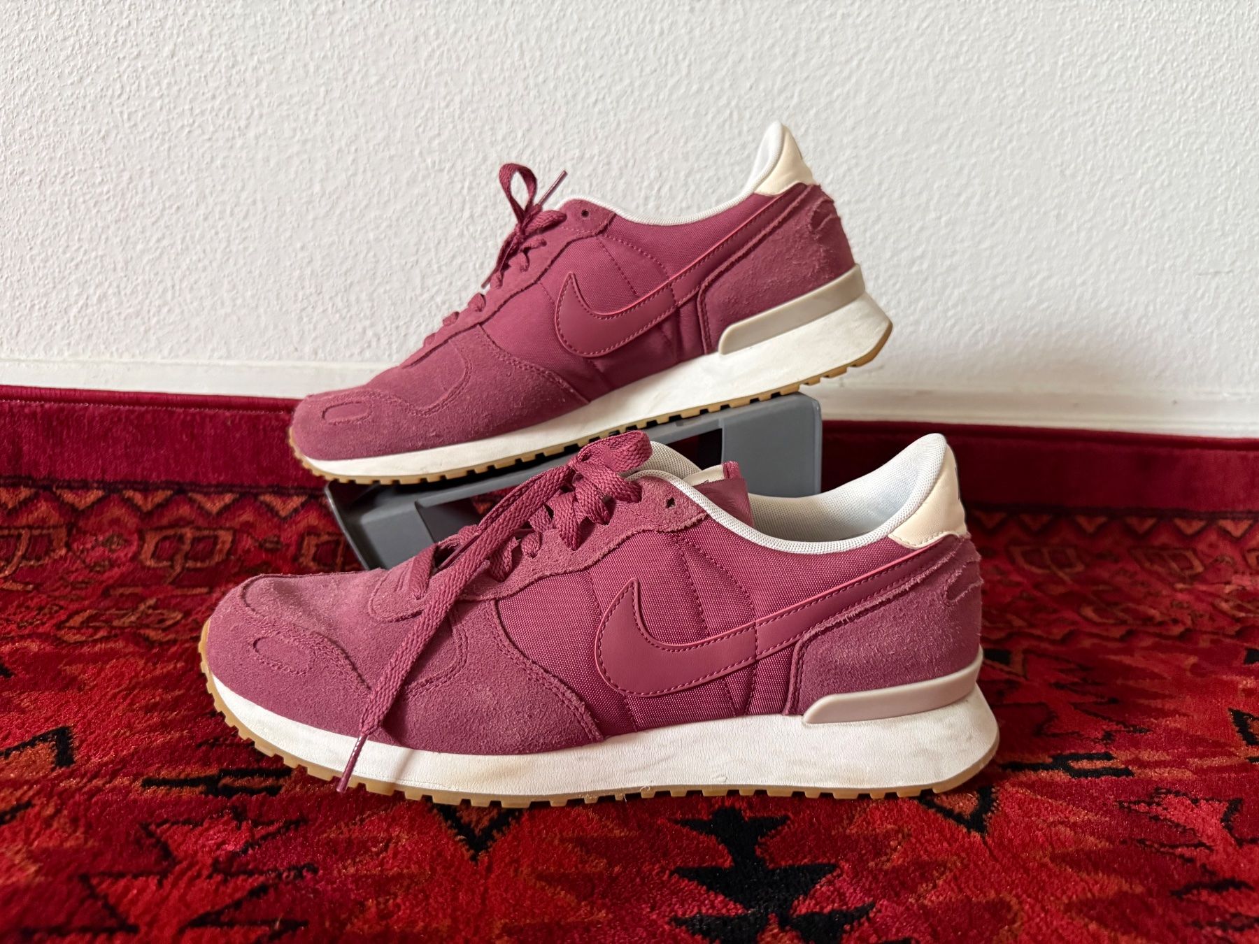 Nike Chaussures hommes: Nike Air - bordeaux – D'occasion à Lausanne par Ruche_