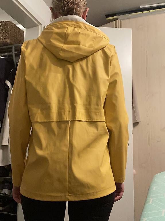 Vestes: Gelbe Regenjacke Only S – D'occasion à ballwil par finduss99 1