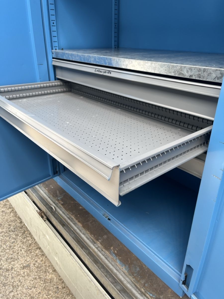 Armadi: Fami Metallschrank Nr 4 mit Schubladen  – Usato da Winterthur venduto da ReUse_Baumarkt 5