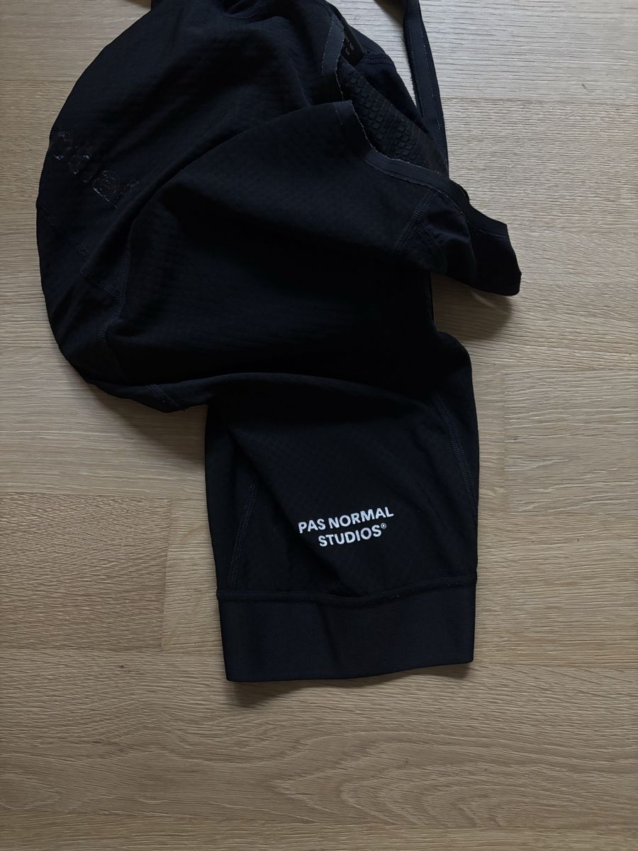 Pas Normal Studios Hosen: Pas Normal Studios Essential Bib Herren (Gr. L) – Gebraucht aus Wallisellen von simeli94 3