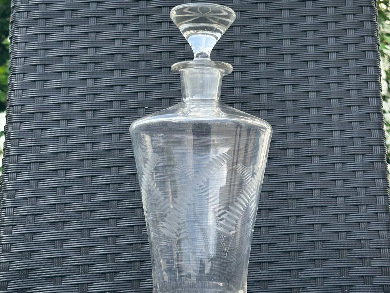 Caraffe: Vintage Glaskaraffe mit Stöpsel, filigranes Musterglas – Usato da Münchenstein venduto da tsp01 2