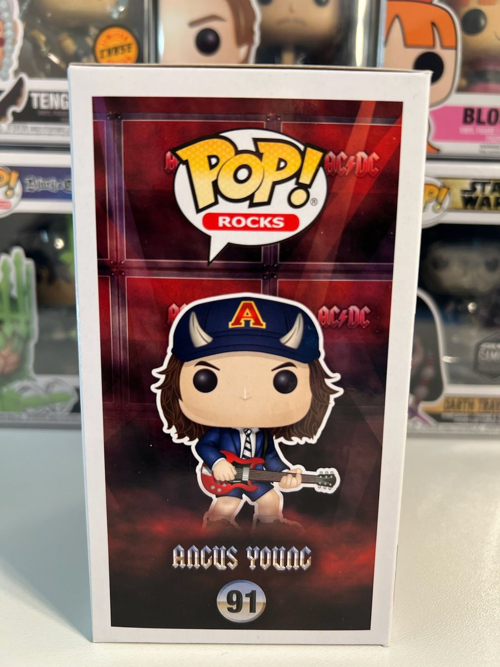 Funko Statuette: Funko POP! Rocks AC/DC Angus Young Edition Limitée Chase – Nuovo e nell'imballaggio originale da Le Mouret venduto da perfectbijou 1
