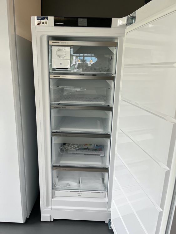 Neuer NON Frost Liebherr Prime Gefrierschrank mit Twist Eis Kaufen auf Ricardo