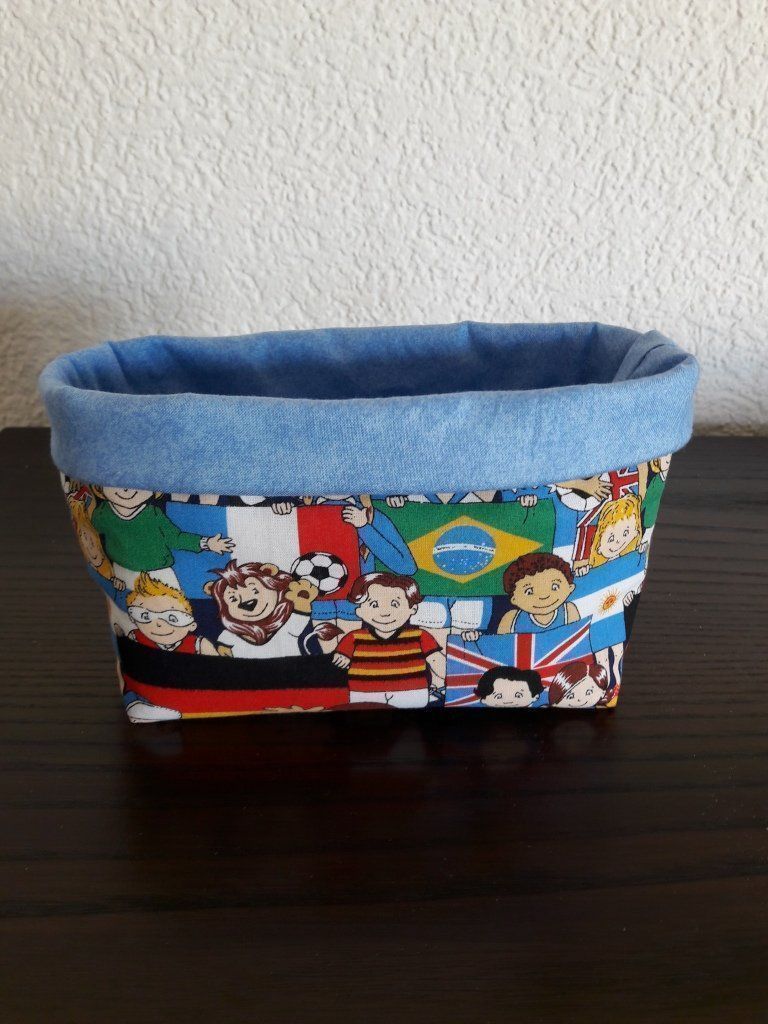 Sonstiges für Haushalt & Wohnen: Utensilo, Stoffkörbchen: Zuschauer, Fussball – Neu (gemäss Beschreibung) aus Luzern von Kiebitz07