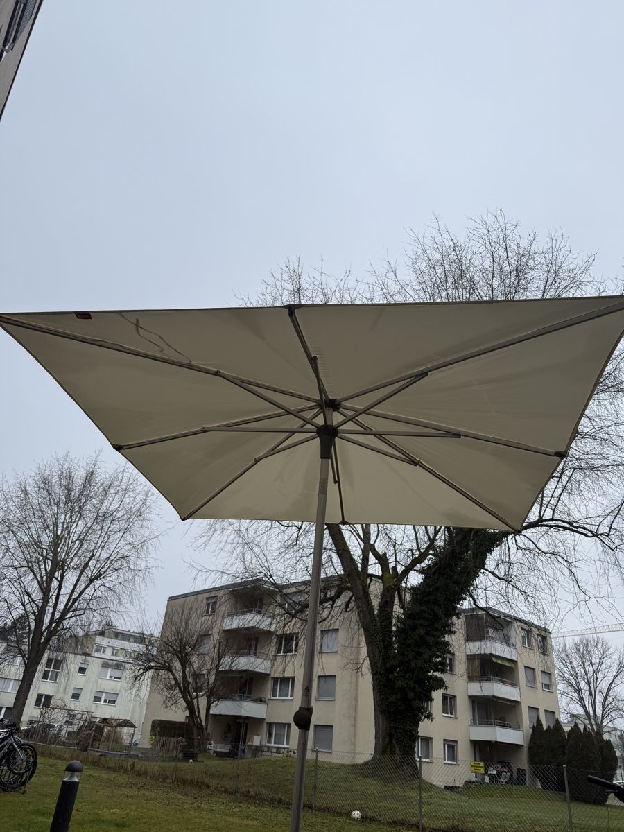 Glatz Ombrelloni: Sonnenschirm 2 x 2 m – Usato da Embrach venduto da JoeMeltingJelly 1
