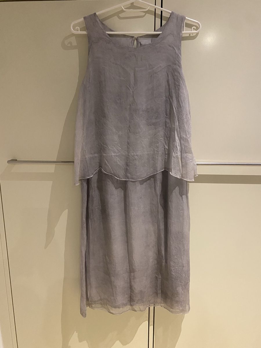 Alba Moda Kleider: Alba Moda Kleid Gr. 34/36 Grau Seide & Viskose  – Gebraucht aus Rorschach von Lauraq12