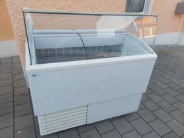 Kühlvitrine ; Steckerfertige Speiseeisvitrine ; Gas füllen..