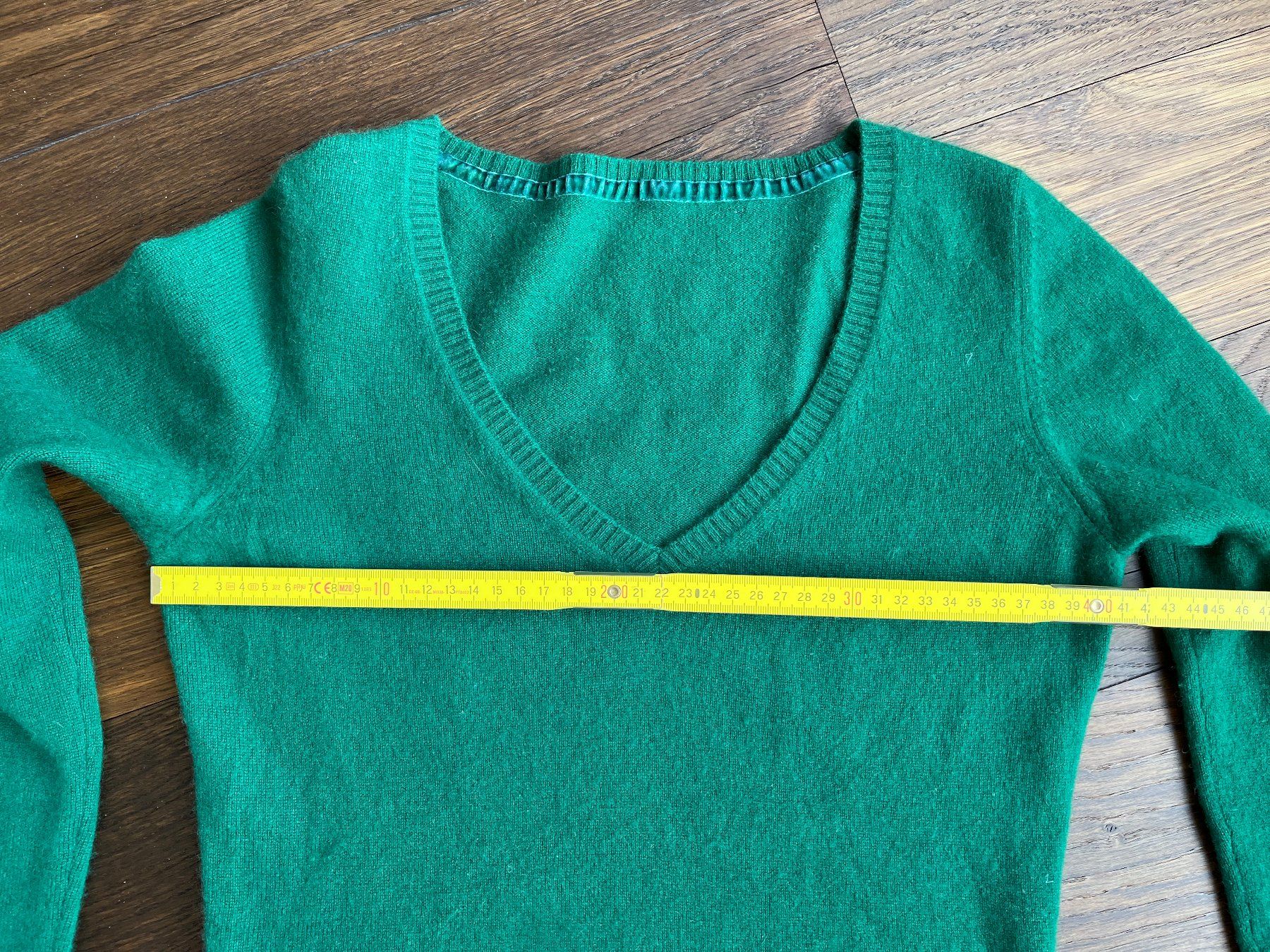 Maglioni & Felpe: Kaschmir Pullover V-Neck grün Gr. S – Usato da Affoltern am Albis venduto da Blackrhythm 5