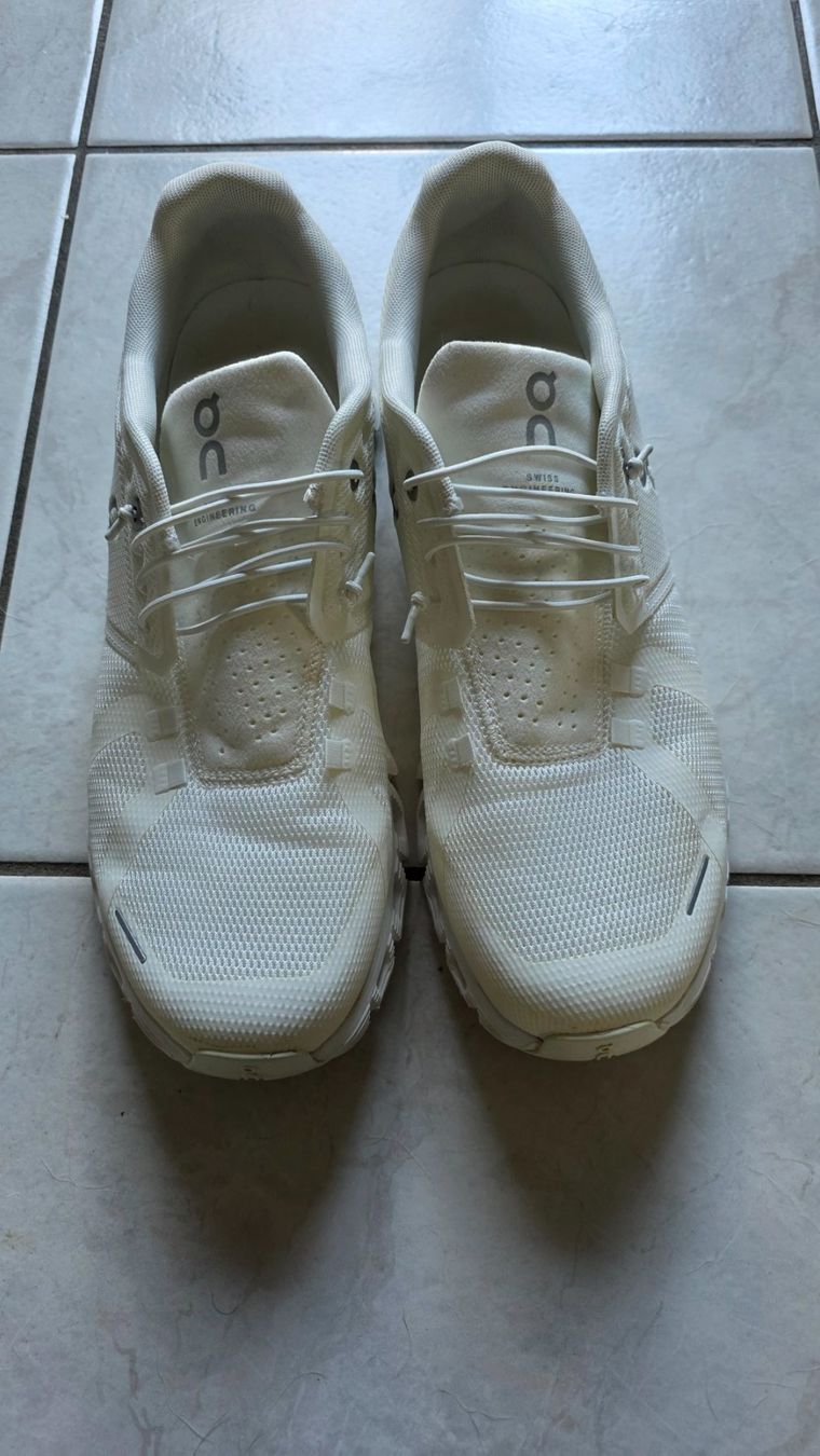 On Scarpe da uomo: ON Cloud 5 Herrenschuh Grösse 44.5 – Usato da Däniken SO venduto da Tennis-Reptiles