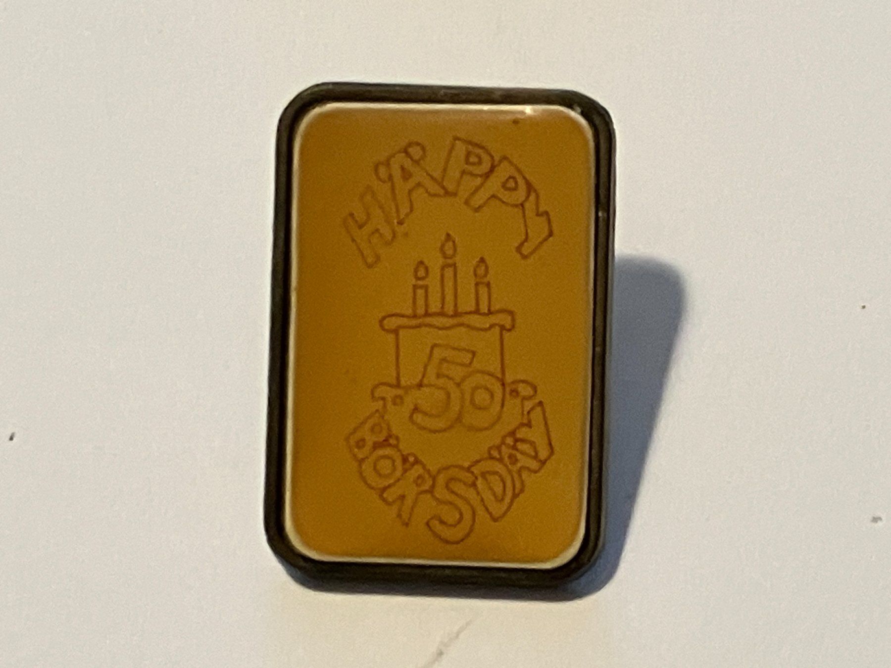 Plaketten & Abzeichen: 1 Pin Häppy Börsdäy 50 – Gebraucht aus Basel von djwwpp