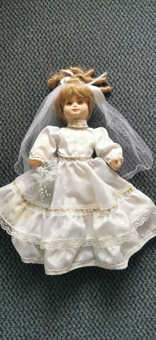Bambole: RECHERCHONS COLLECTIONNEUR POUPÉES – Usato da Tavannes venduto da shannonmeylan2003 5
