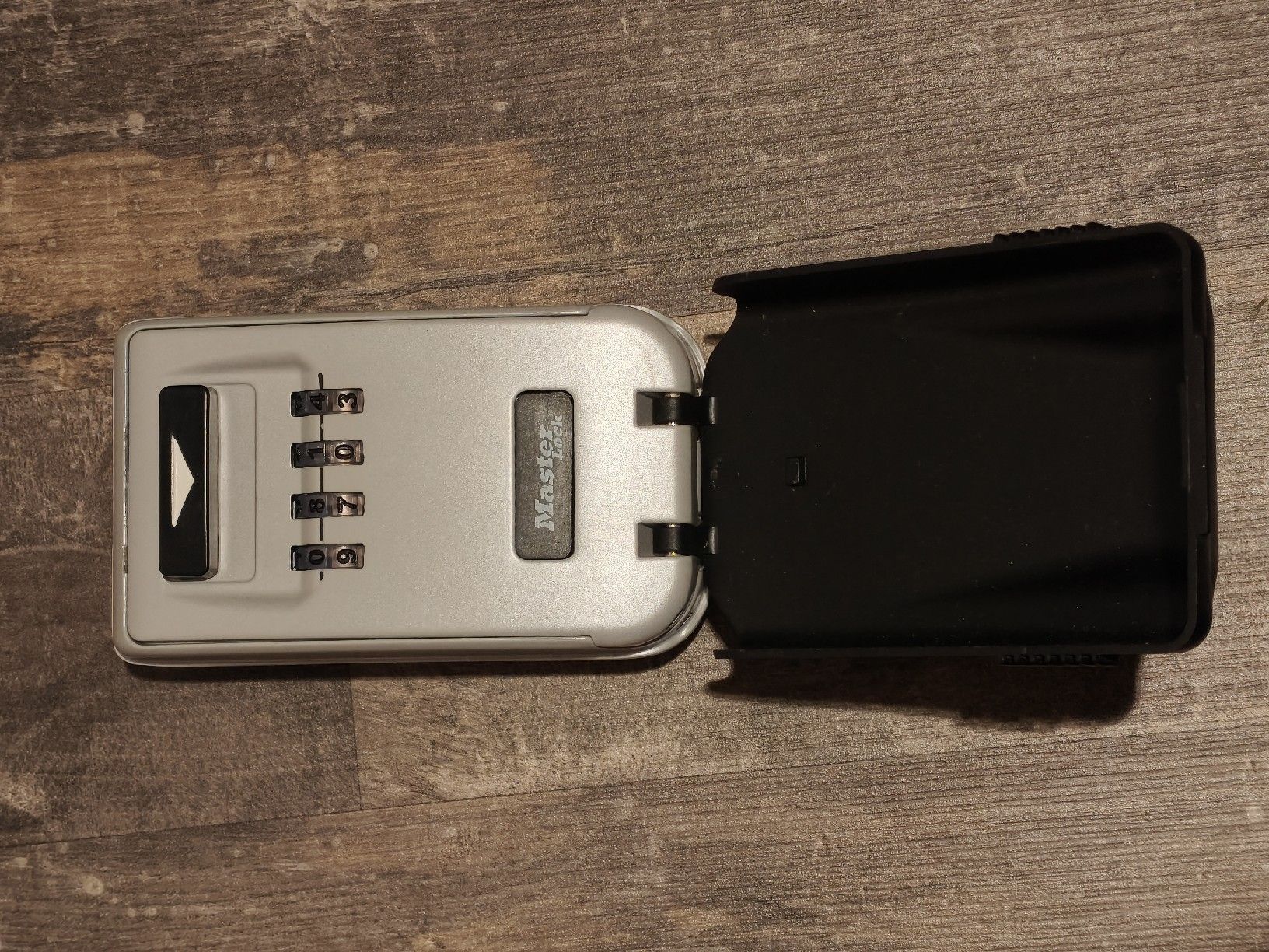 Tresor: Master Lock Schlüsselsafe mit Zahlencode – Wandmontage – Gebraucht aus Horn von Linnea15