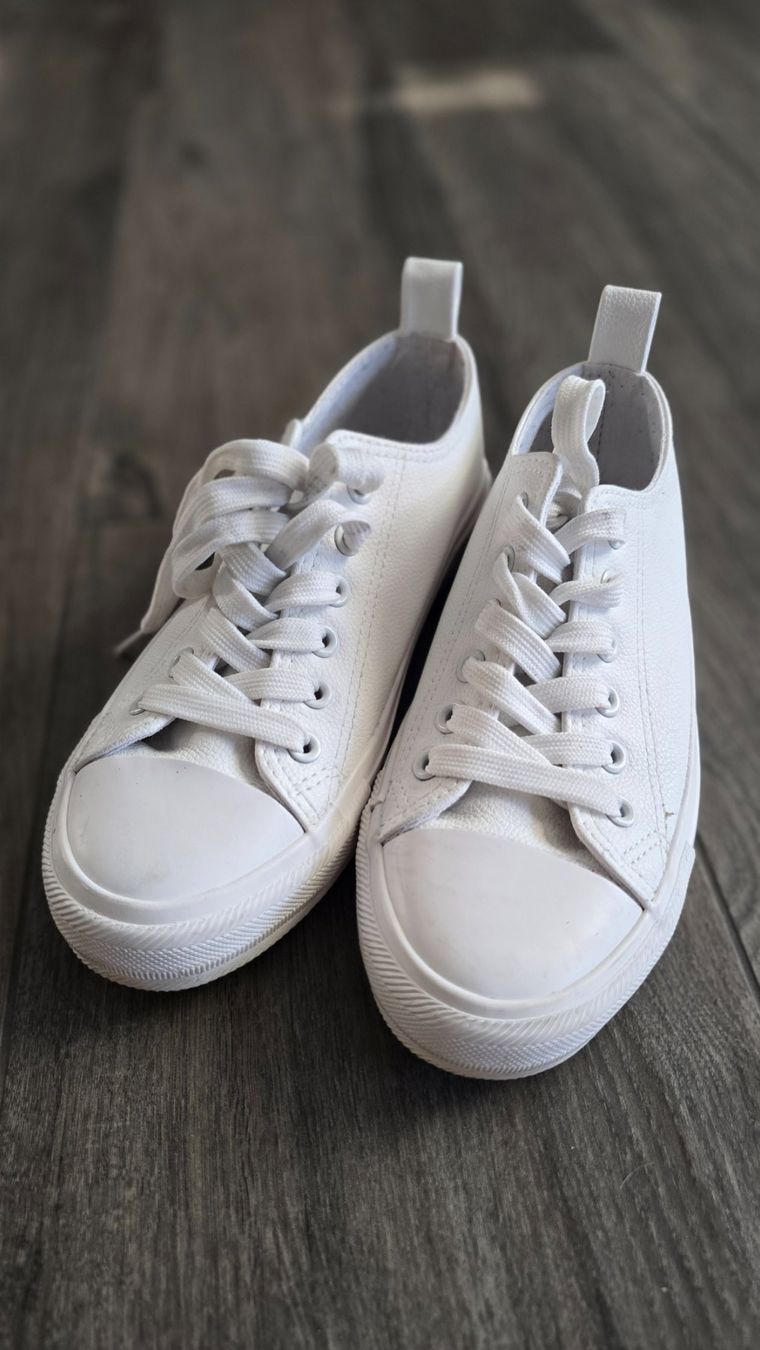 Skechers Chaussures femmes: Damen Sneakers weiss Grösse 36 – D'occasion à Gretzenbach par Kim_0431 1
