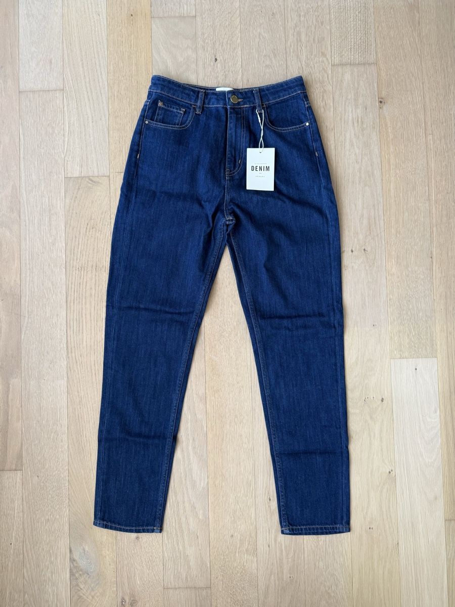 Sezane Jeans: Sezane Jeans 1958 Le Mom Jeans – Nuovo e nell'imballaggio originale da Wallisellen venduto da giotak