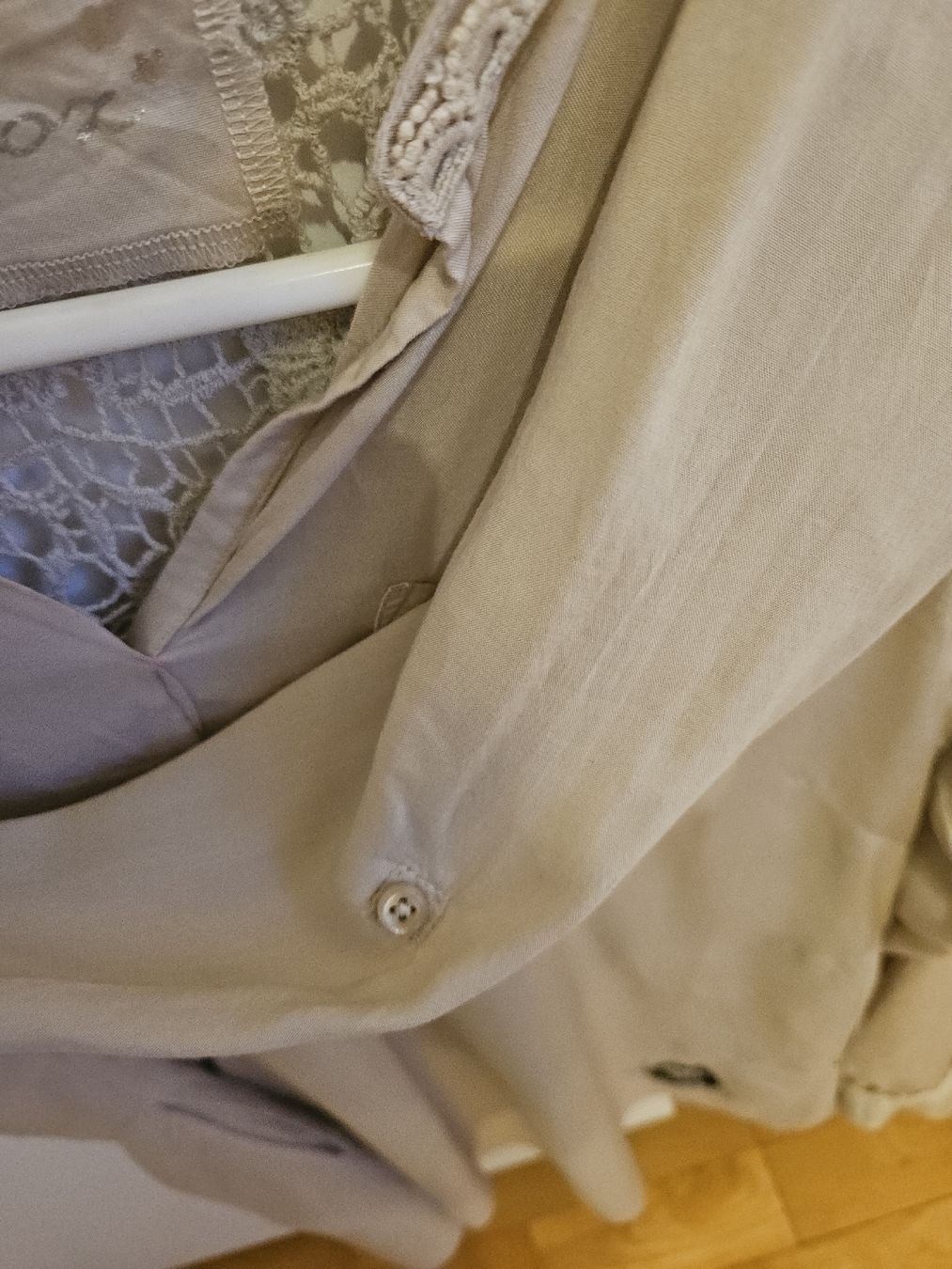 Camicette: Frogbox Damenbluse, Gr. 38, Beige mit Spitze – Usato da Urdorf venduto da Colina 2