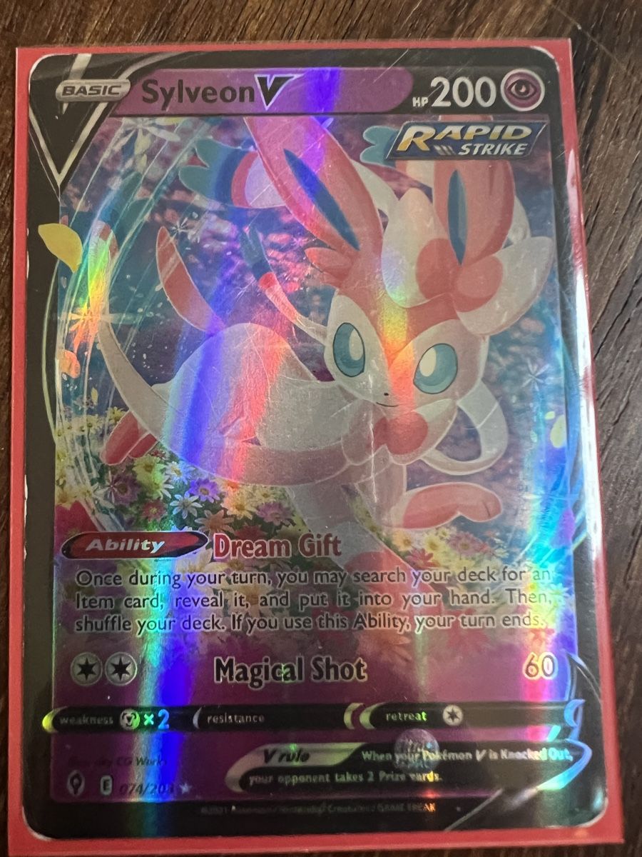 Pokémon Carte collezionabili: Pokémonkarte Sylveon V – Usato da Rikon im Tösstal venduto da Nuknuk