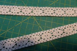 Alte Spitzen, handgemacht - ca. 1.7 cm x 1.50 Meter