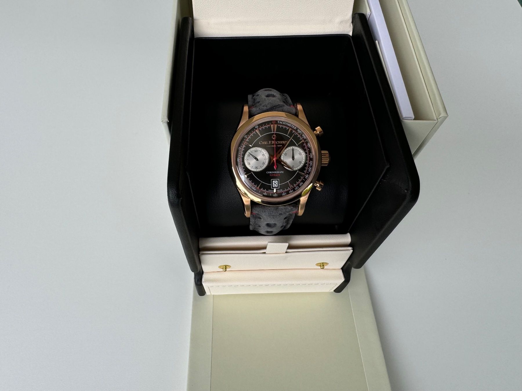 Bucherer Orologi: CARL F. BUCHERER Manero Flyback 43 mm Chronograf – Nuovo (secondo la descrizione) da Luzern venduto da Cabriolet 5