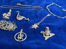Schmuck Konvolut Anhänger und Broschen gebraucht